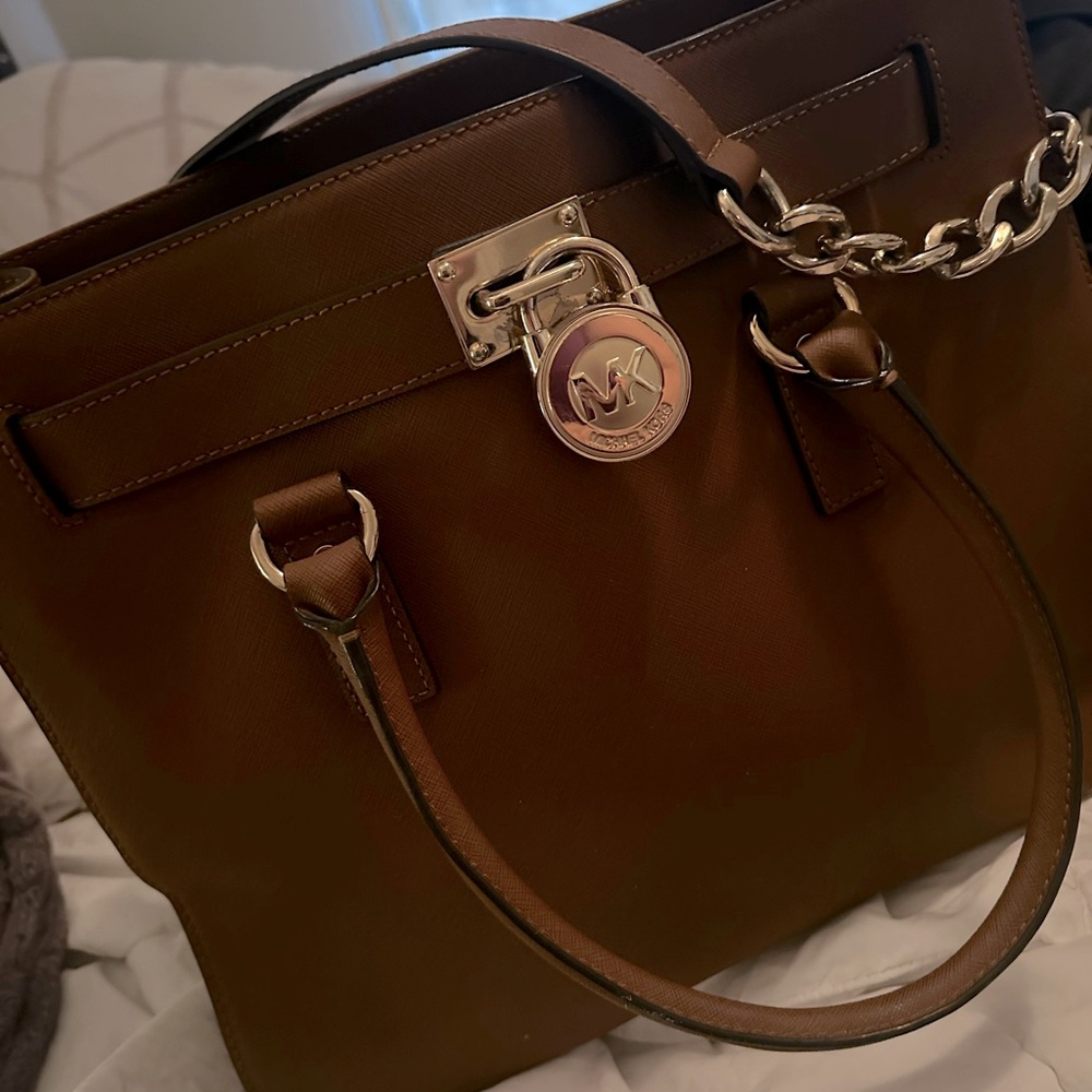 MK purse. Not sold in stores anymore. Mint condition